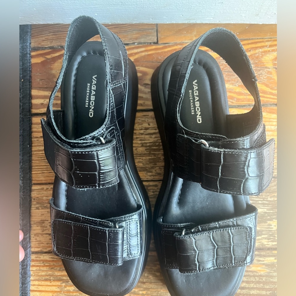 Vagabond Sandals, never worn, size 7.5